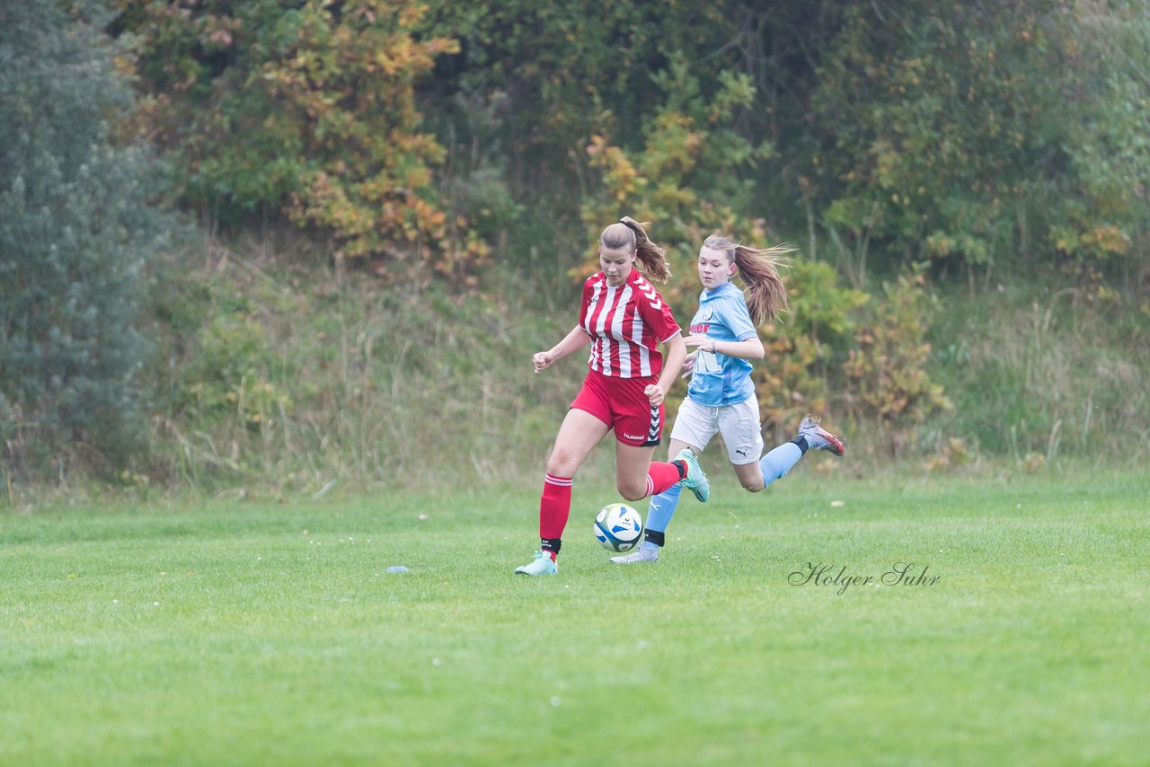 Bild 131 - wBJ TuS Tensfeld - SV Fortuna St. Juergen